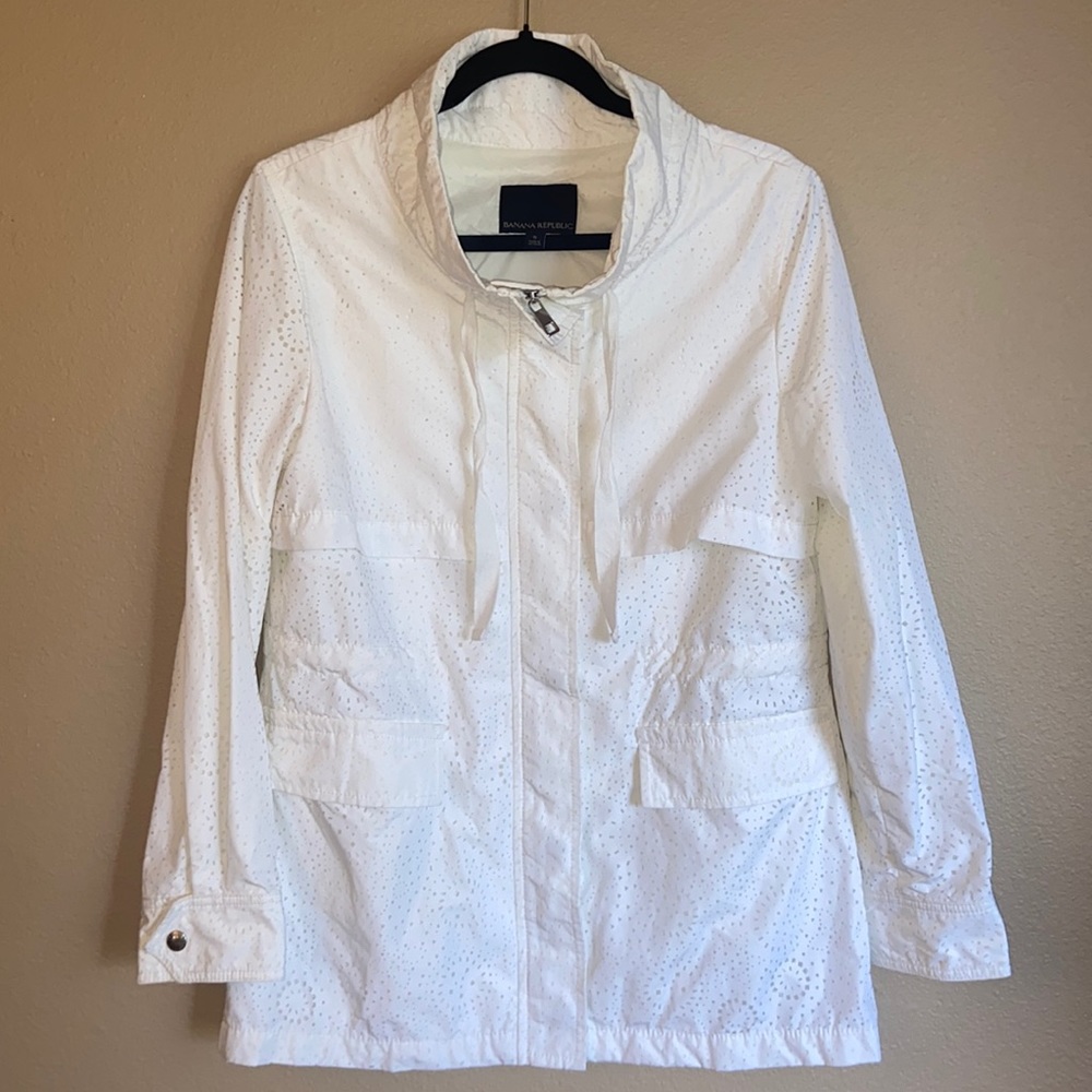 BANANA REPUBLIC Size Small White Laser Cut Lightweight Casual Jacket Anorak
